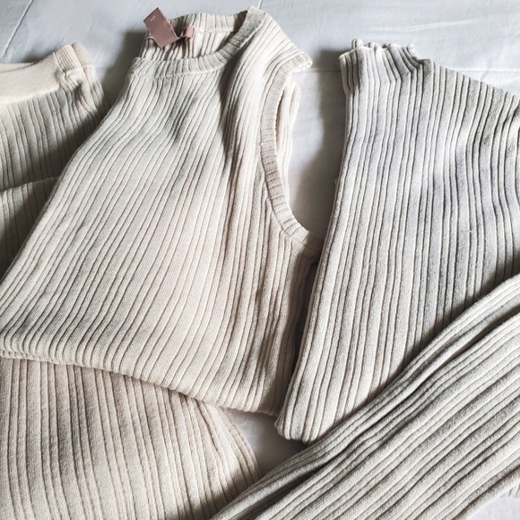 3-Piece H&M Lounge Set - Picture 2 of 16